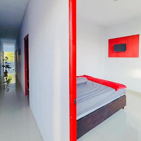 Sky Residence Tomohon Mitra Reddoorz Ngoại thất bức ảnh